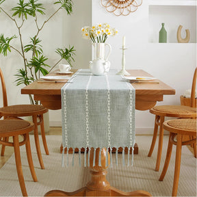 Caminho de Mesa em Linho e Algodão com Borlas