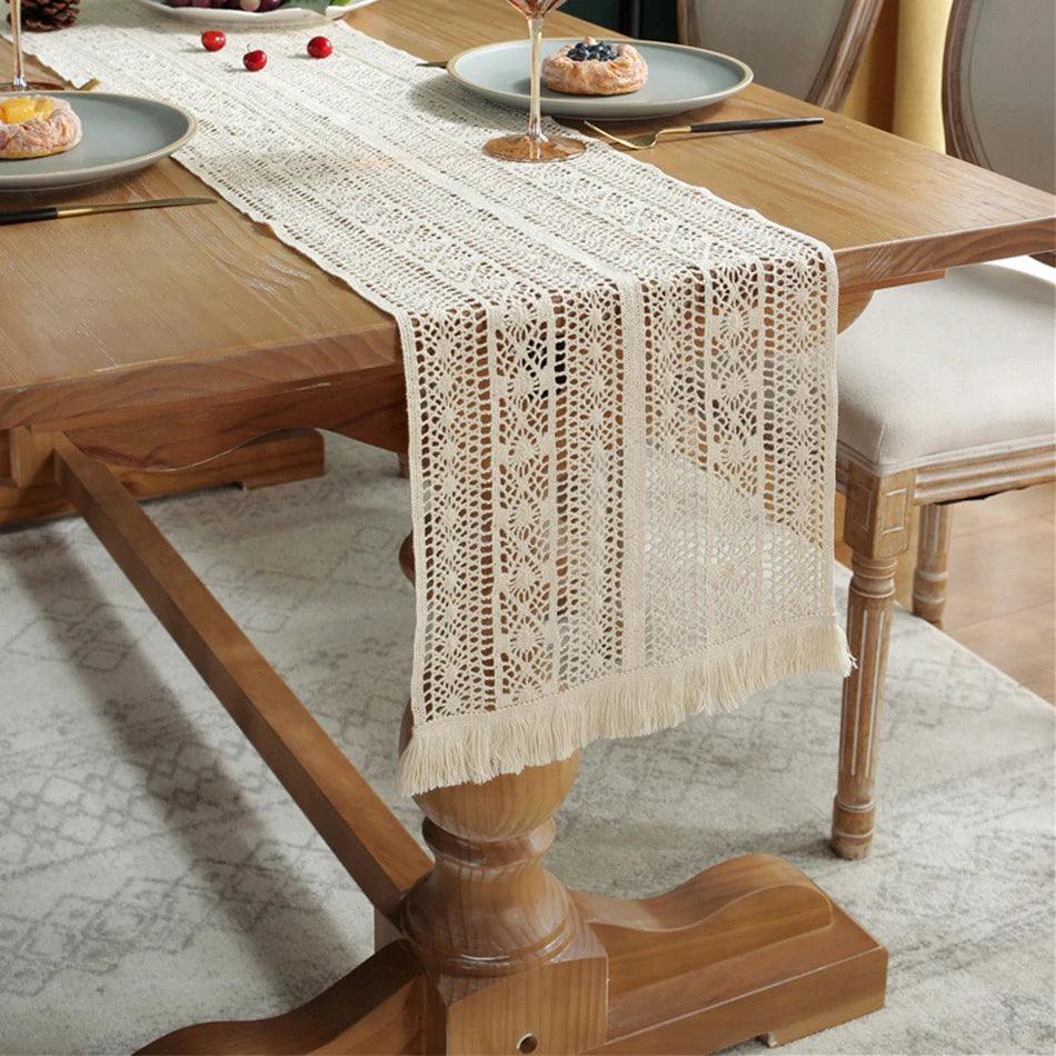 Caminho de Mesa em Crochê com Franja