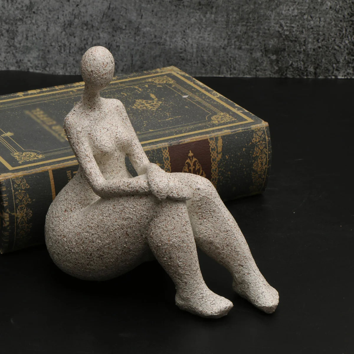 Escultura Mulher de Areia